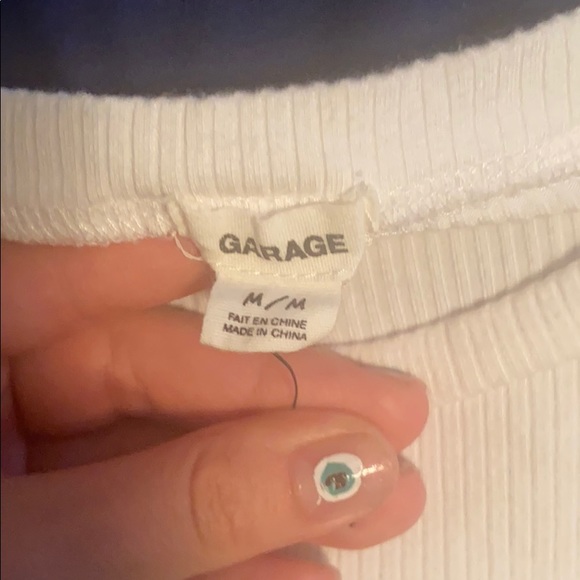 White top - Picture 2 of 2